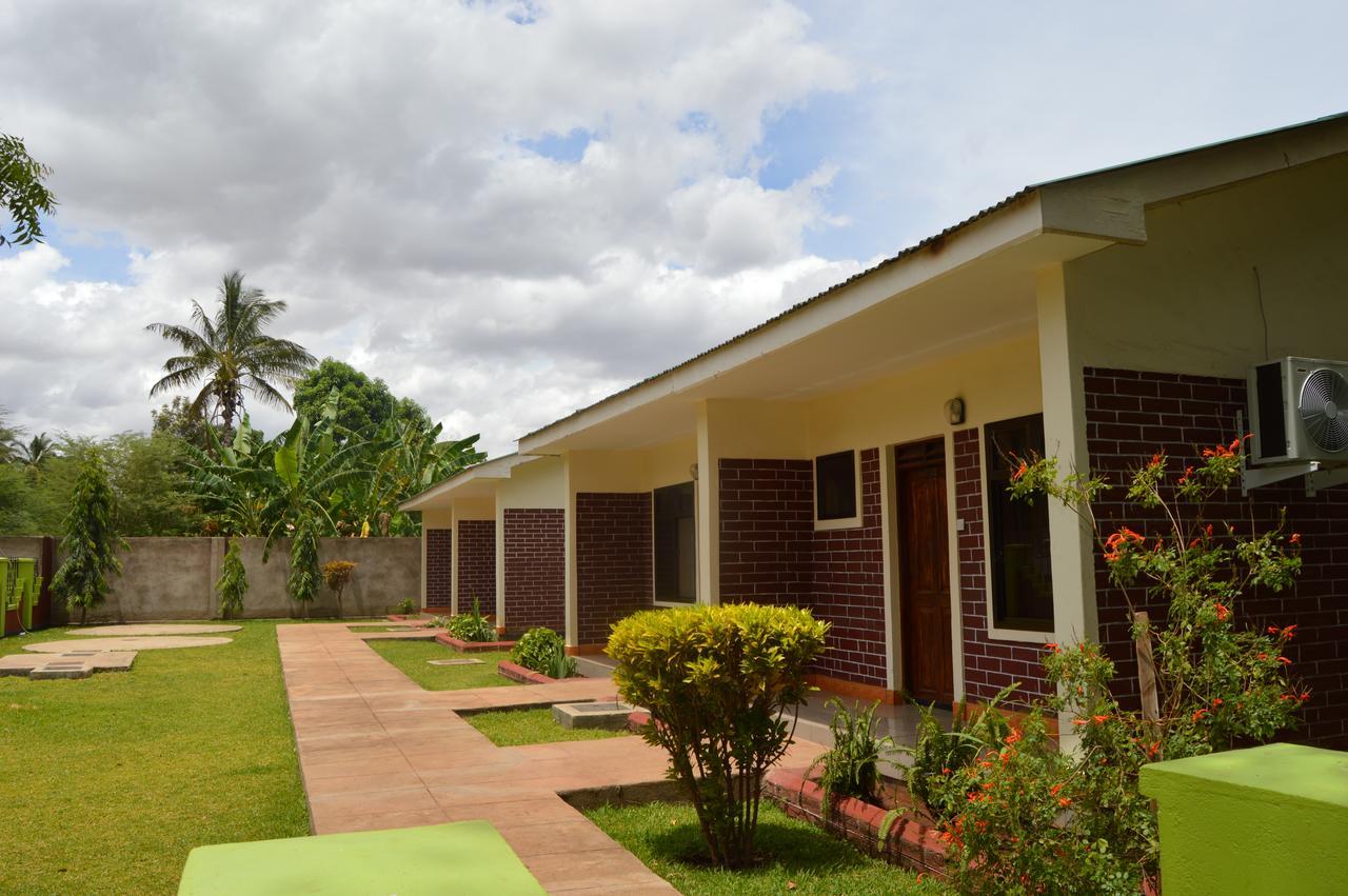 Twiga Lodge And Campsite Mto wa Mbu ภายนอก รูปภาพ