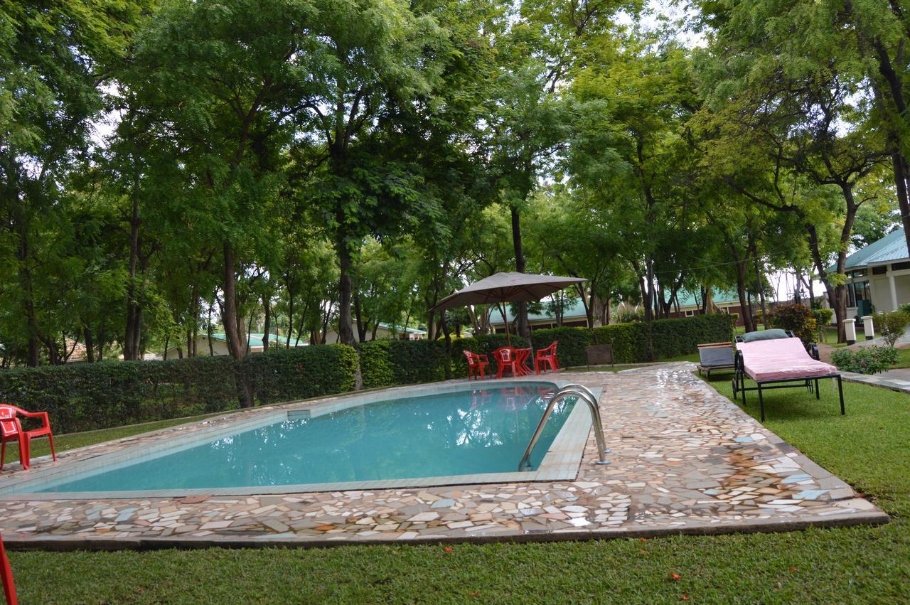Twiga Lodge And Campsite Mto wa Mbu ภายนอก รูปภาพ